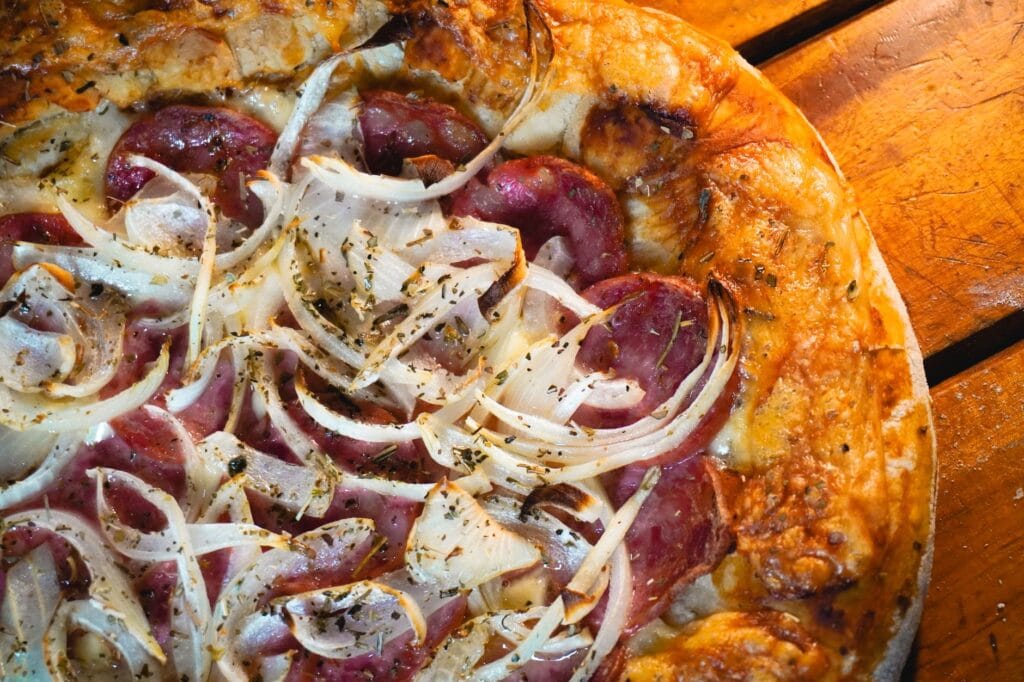 Jak ukryć warzywa w sosie do pizzy? 4 triki dla rodziców małych niejadków