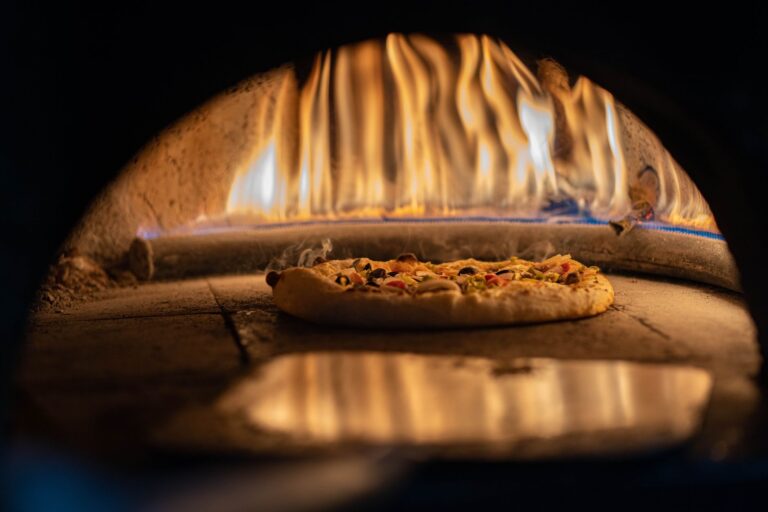 Kamień szamotowy czy stal do pizzy (baking steel)? Porównanie przewodzenia ciepła